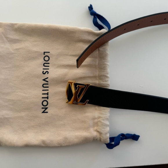 LUIS VUITTON (LV) Initiales Reversible Belt - Picture 4 of 6